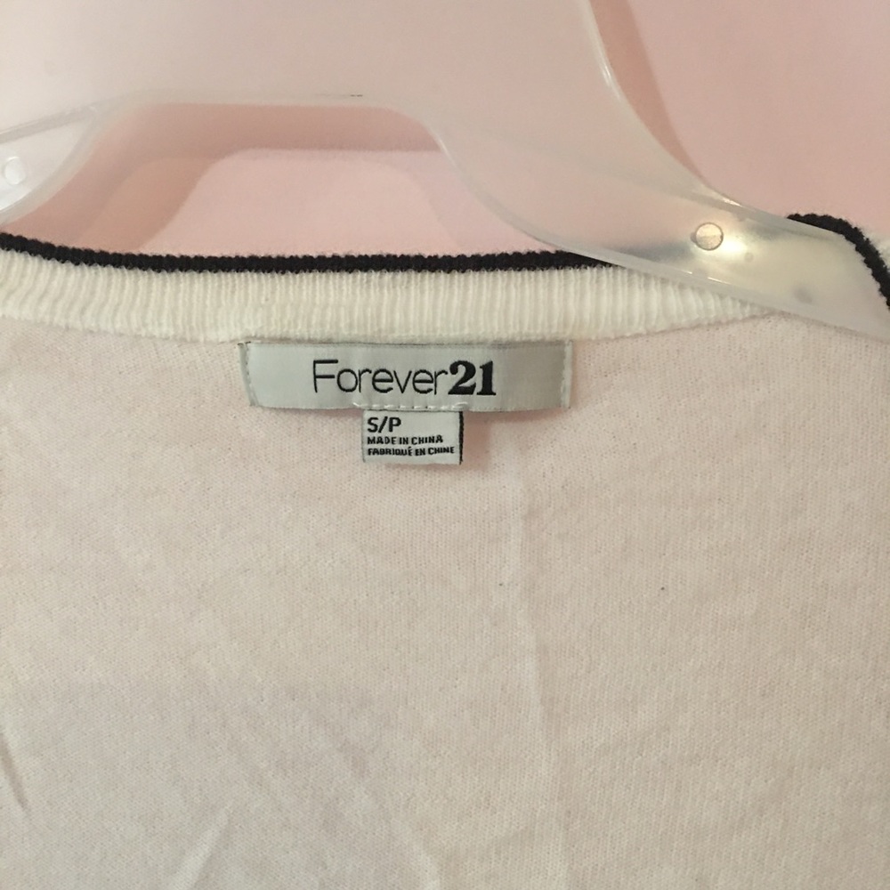 2X Host pick 🎉🎉🎉Forever 21 black and white cardigan with pockets - Picture 3 of 3